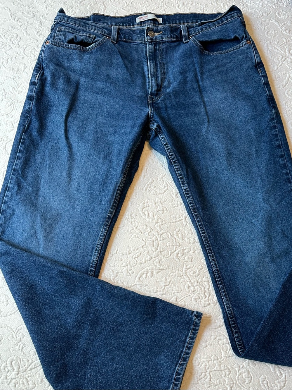 Signature by Levi Strauss Men's Relaxed Fit Blue Jeans